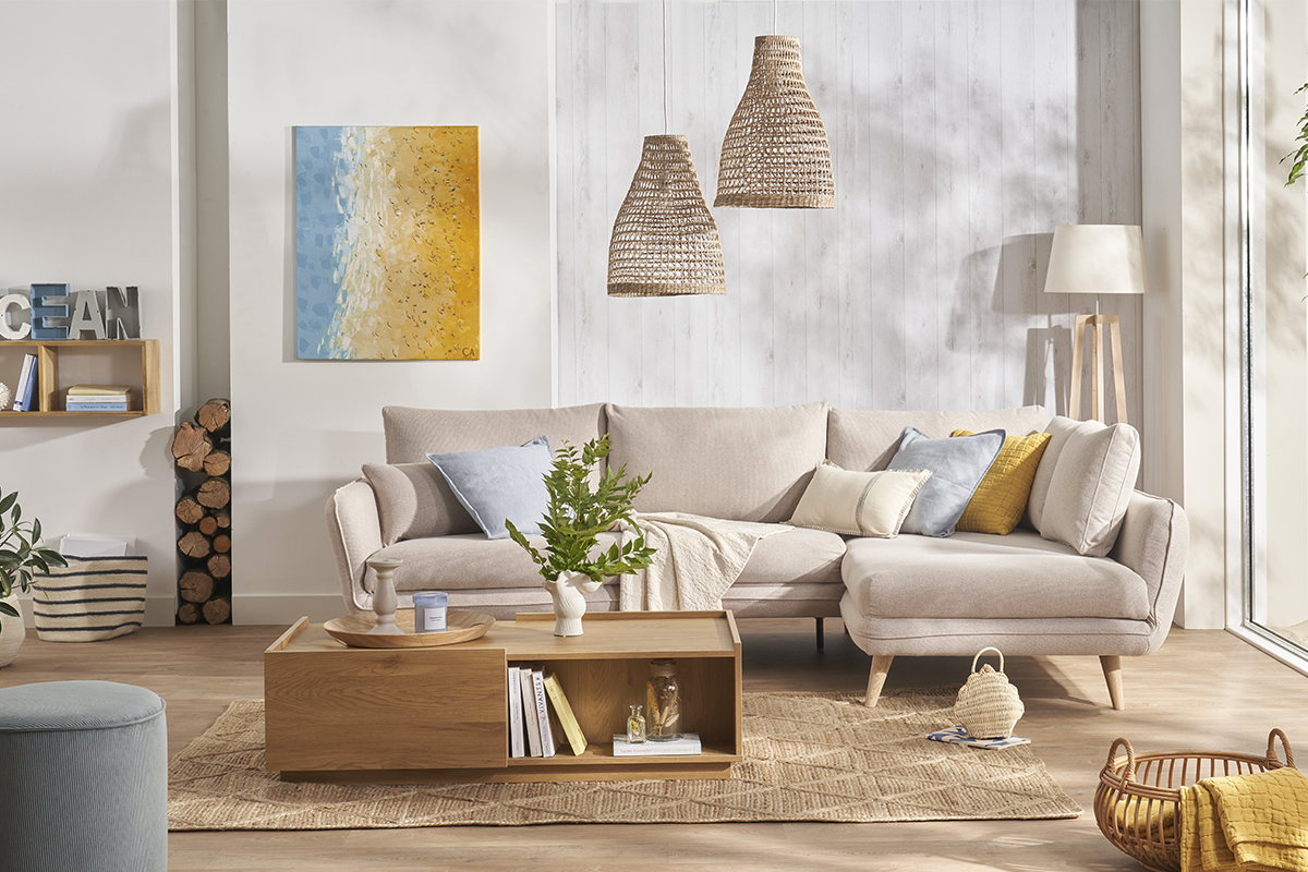 Divano angolare destro scandinavo 5 posti in tessuto beige naturale e legno chiaro CREEP