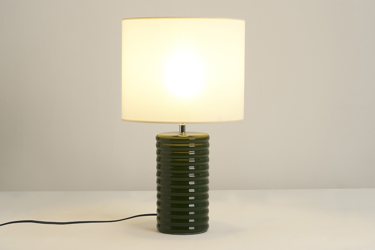 Lampada da tavolo in ceramica smaltata verde scuro e paralume cru H53 cm BERRO