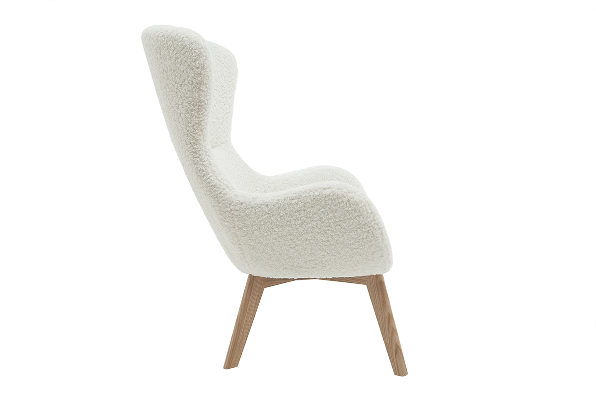 Poltrona scandinava in tessuto bianco con lana effetto riccia e legno ESKUA