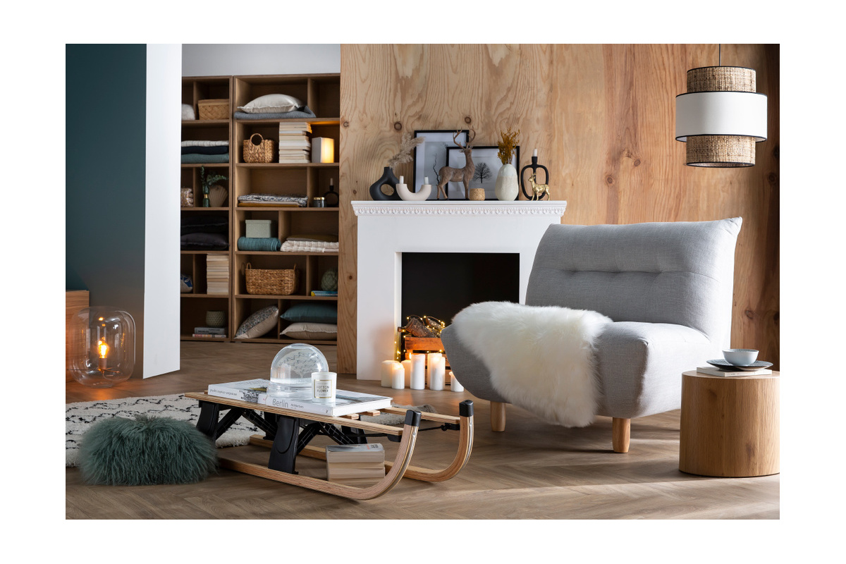 Poltrona scandinava in tessuto effetto lana boucl bianco e legno chiaro YUMI